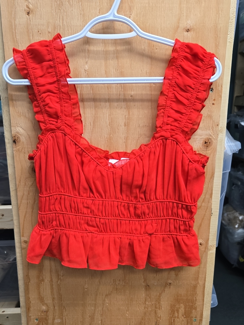 ASTR The Label Size S Red Cropped Ruffle Top